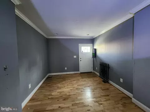 Living - 2036 E Fayette St, Baltimore, MD 21231 photo 3 of 4