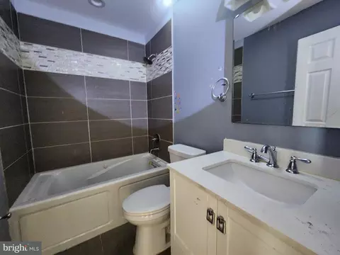 Bath - 2036 E Fayette St, Baltimore, MD 21231 photo 2 of 8