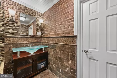 Bath - 3106 Dillon St, Baltimore, MD 21224 photo 8 of 10