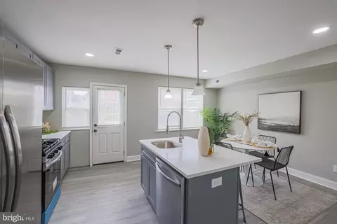 Entry Way - 4534 Finney Ave, Baltimore, MD 21215 photo 7 of 11