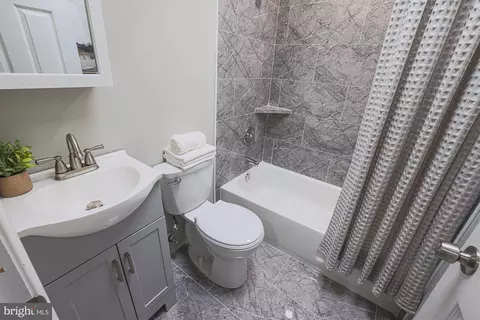 Bath - 4534 Finney Ave, Baltimore, MD 21215 photo 3 of 3