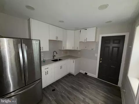 Entry Way - 108 N Poppleton St, Baltimore, MD 21201 photo 4 of 5