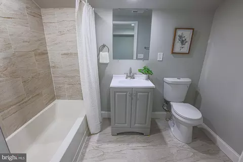 Bath - 123 S Monastery Ave, Baltimore, MD 21229 photo 3 of 5