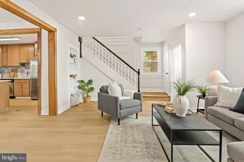 Entry Way - 5906 Ayleshire Rd, Baltimore, MD 21239 photo 1 of 5