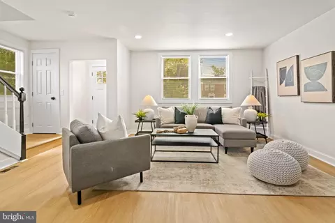 Living - 5906 Ayleshire Rd, Baltimore, MD 21239 photo 3 of 4