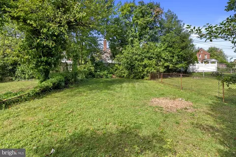 Exterior - 5906 Ayleshire Rd, Baltimore, MD 21239 photo 4 of 6
