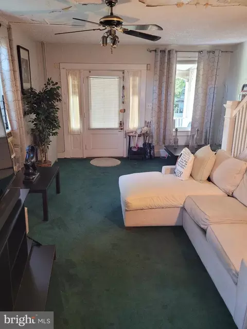 Entry Way - 406 Rossiter Ave, Baltimore, MD 21212 photo 1 of 4