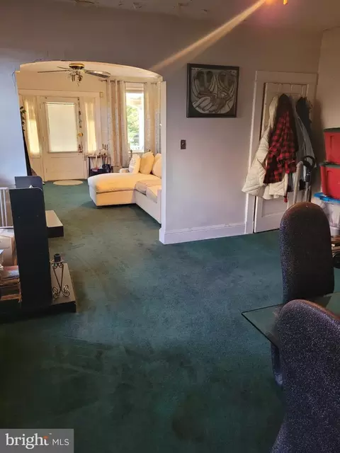 Entry Way - 406 Rossiter Ave, Baltimore, MD 21212 photo 2 of 4