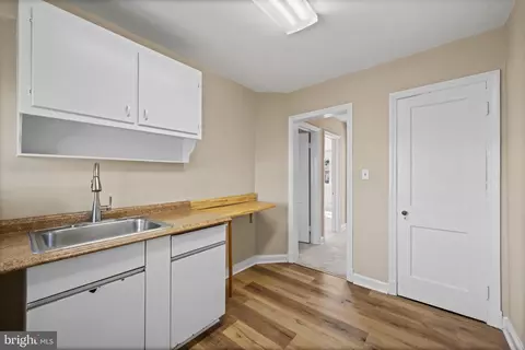 Entry Way - 3434 Mayfield Ave, Baltimore, MD 21213 photo 2 of 3