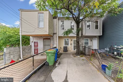 Exterior - 914 N Milton Ave, Baltimore, MD 21205 photo 2 of 3