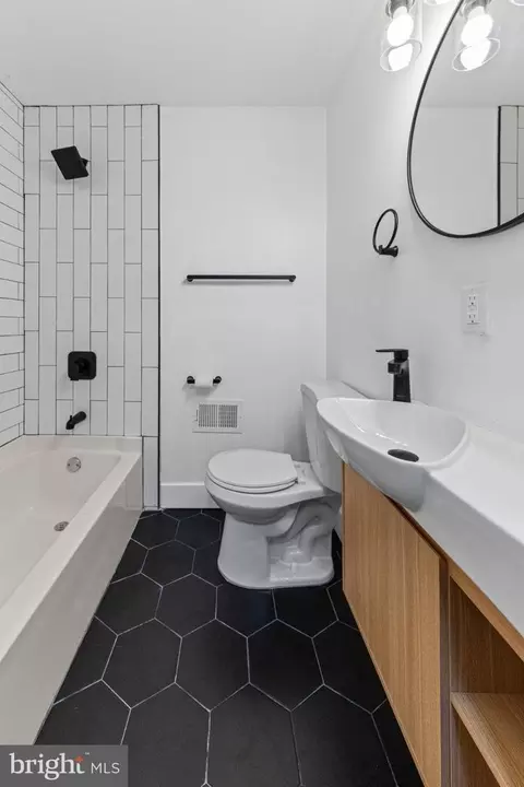 Bath - 914 N Milton Ave, Baltimore, MD 21205 photo 2 of 2