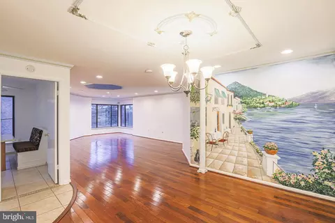 Living - 3041 Fallstaff Rd #405D, Baltimore, MD 21209 photo 1 of 10