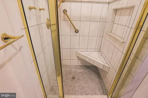 Bath - 3041 Fallstaff Rd #405D, Baltimore, MD 21209 photo 5 of 5