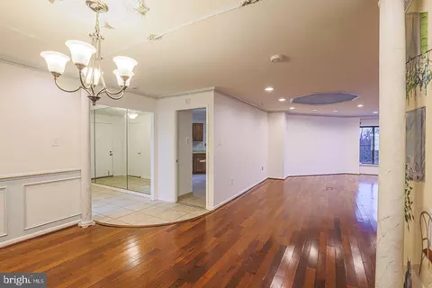 Living - 3041 Fallstaff Rd #405D, Baltimore, MD 21209 photo 2 of 10