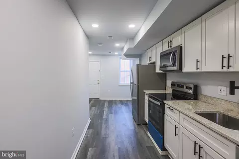 Entry Way - 1318 N Spring St, Baltimore, MD 21213 photo 7 of 14