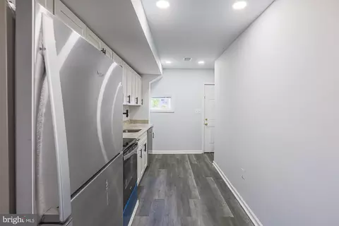 Entry Way - 1318 N Spring St, Baltimore, MD 21213 photo 6 of 14