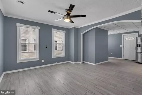 Living - 4113 Grace Ct, Baltimore, MD 21226 photo 3 of 4