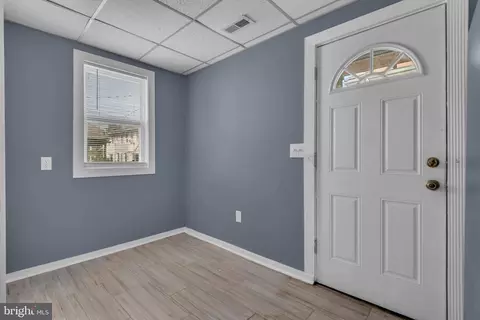 Entry Way - 4113 Grace Ct, Baltimore, MD 21226 photo 2 of 7