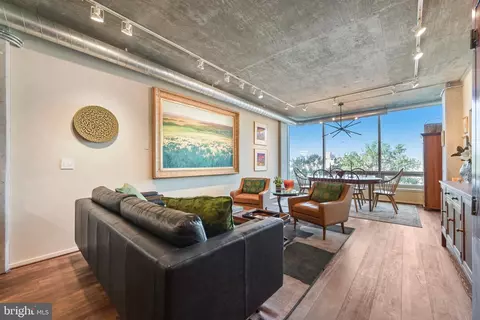 Living - 1200 Steuart St #327, Baltimore, MD 21230 photo 1 of 6