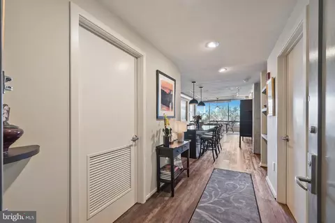 Entry Way - 1200 Steuart St #327, Baltimore, MD 21230 photo 1 of 4