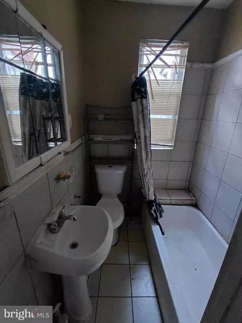 Bath - 1726 Appleton St, Baltimore, MD 21217 photo 1 of 1