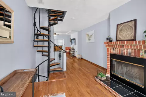 Entry Way - 232 E Barney St, Baltimore, MD 21230 photo 3 of 3