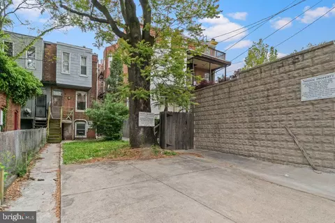 Exterior - 2841 N Calvert St, Baltimore, MD 21218 photo 5 of 5