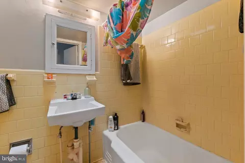 Bath - 2841 N Calvert St, Baltimore, MD 21218 photo 1 of 4