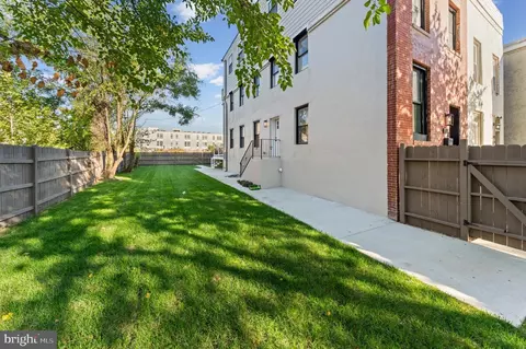 Exterior - 2013 Barclay St, Baltimore, MD 21218 photo 2 of 5