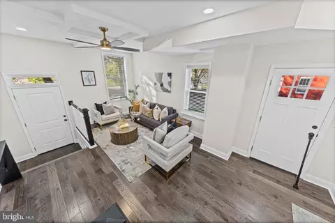 Entry Way - 2013 Barclay St, Baltimore, MD 21218 photo 2 of 11