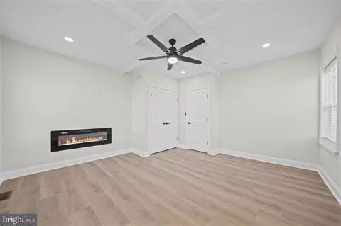 Entry Way - 2013 Barclay St, Baltimore, MD 21218 photo 9 of 11