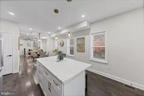 Entry Way - 2013 Barclay St, Baltimore, MD 21218 photo 5 of 11