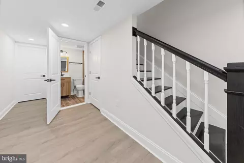 Entry Way - 2013 Barclay St, Baltimore, MD 21218 photo 10 of 11