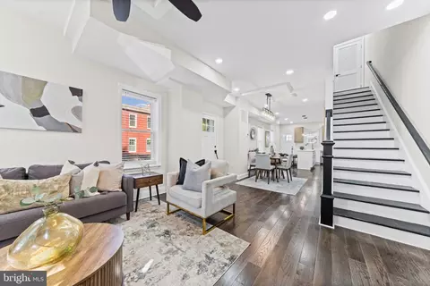 Entry Way - 2013 Barclay St, Baltimore, MD 21218 photo 1 of 11