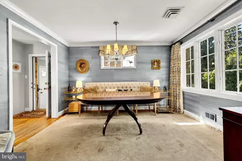 Dining - 1 St Georges Rd, Baltimore, MD 21210 photo 1 of 6