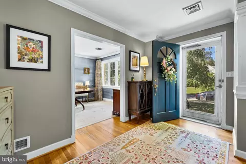 Entry Way - 1 St Georges Rd, Baltimore, MD 21210 photo 1 of 7
