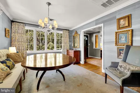 Dining - 1 St Georges Rd, Baltimore, MD 21210 photo 4 of 6