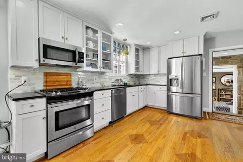 Kitchen - 1 St Georges Rd, Baltimore, MD 21210 photo 2 of 4