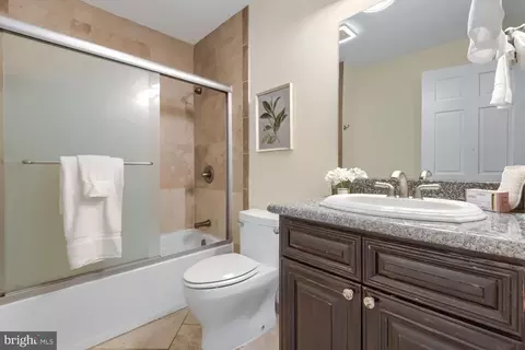 Bath - 841 Washington Blvd, Baltimore, MD 21230 photo 3 of 3