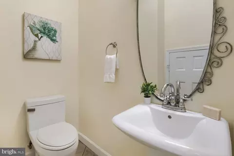 Entry Way - 841 Washington Blvd, Baltimore, MD 21230 photo 1 of 2