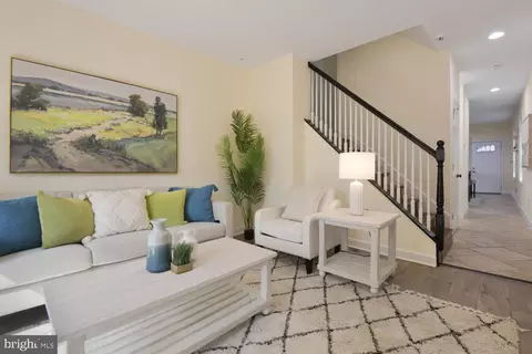 Entry Way - 841 Washington Blvd, Baltimore, MD 21230 photo 2 of 2