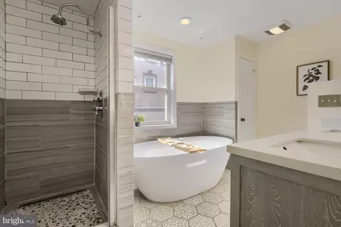 Bath - 841 Washington Blvd, Baltimore, MD 21230 photo 1 of 3