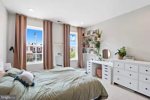 Bedroom - 4327 Falls Rd, Baltimore, MD 21211 photo 1 of 4