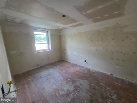 Bedroom - 5210 Saybrook Rd, Baltimore, MD 21206 photo 1 of 2