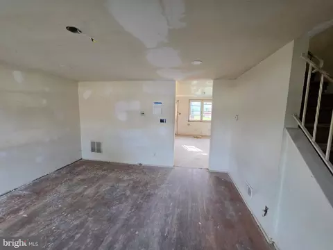 Living - 5210 Saybrook Rd, Baltimore, MD 21206 photo 2 of 3