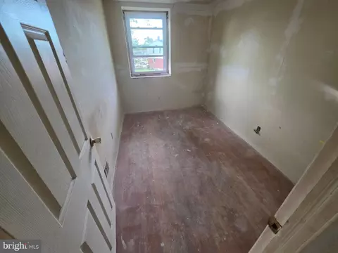 Bedroom - 5210 Saybrook Rd, Baltimore, MD 21206 photo 2 of 2