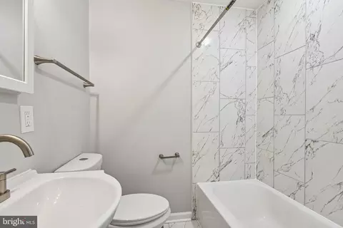 Bath - 808 Jack St, Baltimore, MD 21225 photo 1 of 1