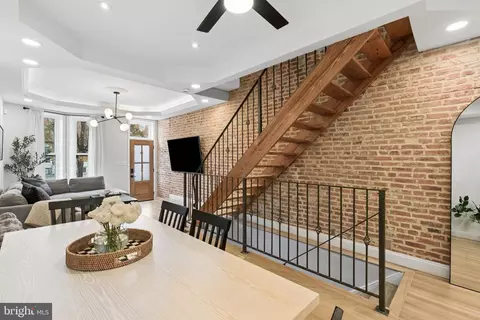 Entry Way - 640 E Fort Ave, Baltimore, MD 21230 photo 3 of 9