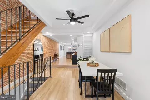 Entry Way - 640 E Fort Ave, Baltimore, MD 21230 photo 2 of 9