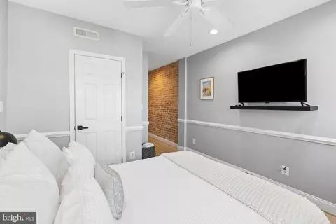 Bedroom - 640 E Fort Ave, Baltimore, MD 21230 photo 4 of 6